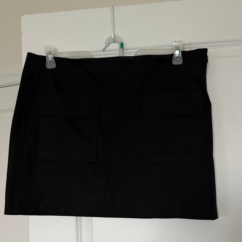 GAP Black Mini Skirt with Pockets